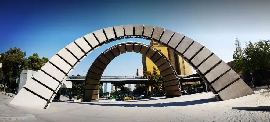 سردر دانشگاه امیرکبیر