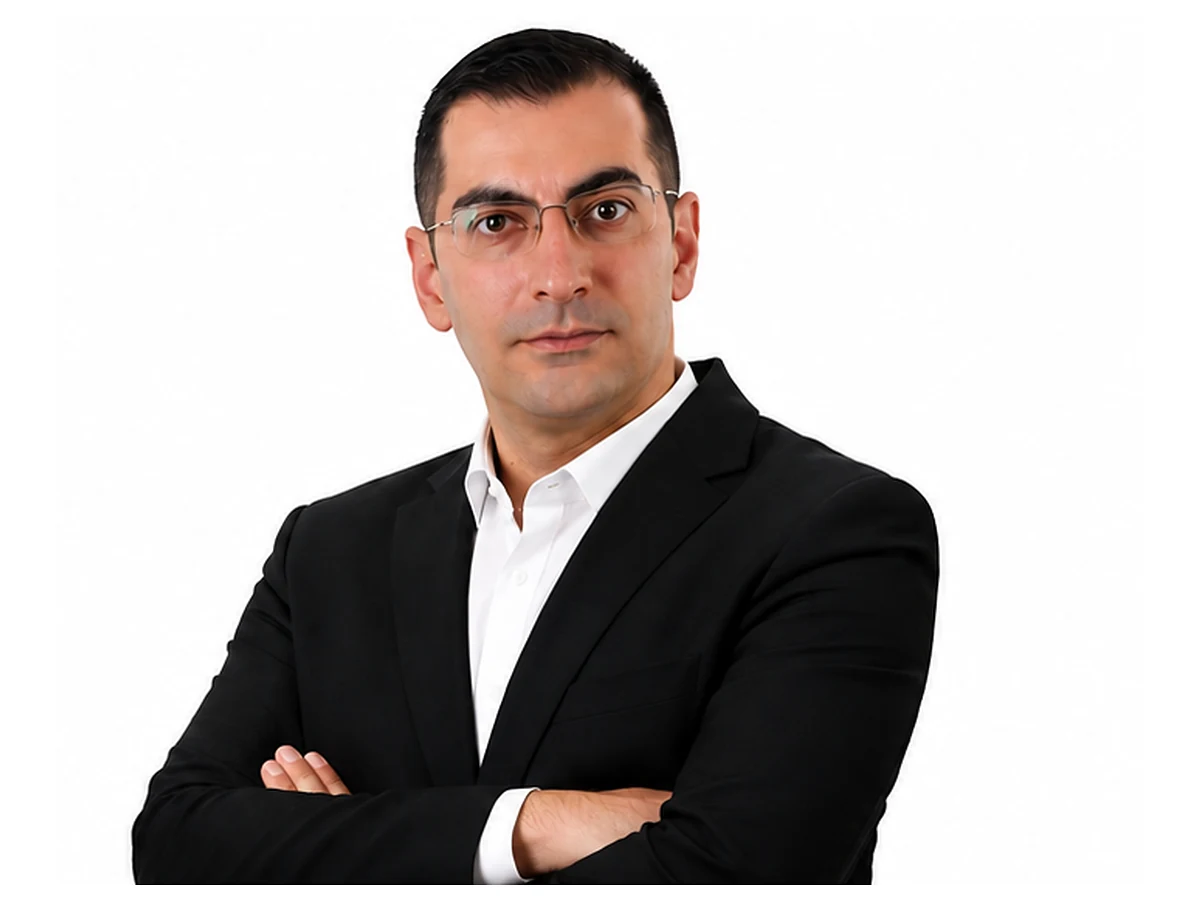 استاد سروش موئینی